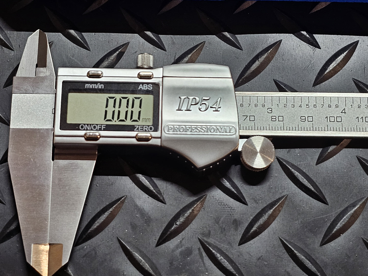 Digital Vernier caliper 200mm