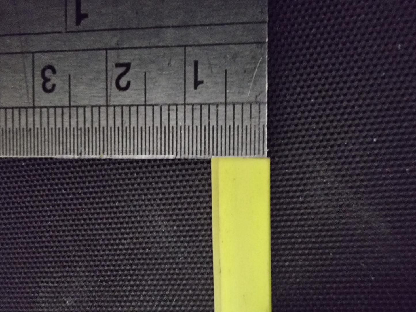 Linear-scale-rubber-seal